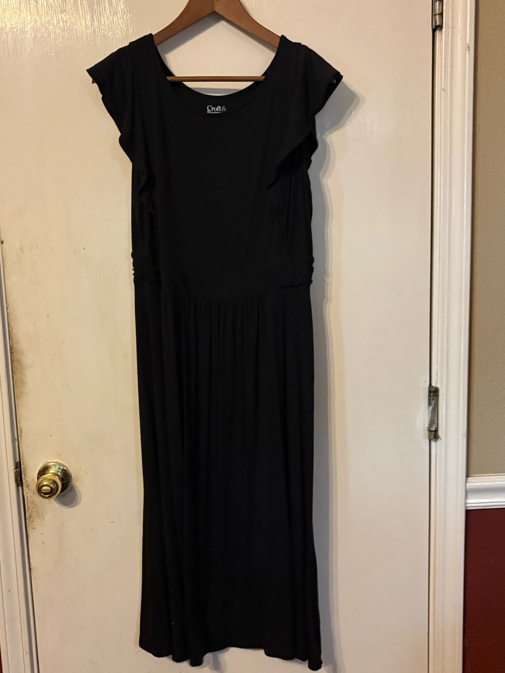 Black Cap-Sleeve Maxi Dress Size PL